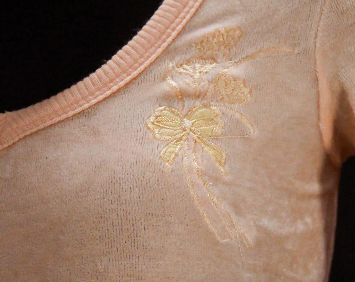 Girl's Size 12 Shirt - 1970s Plush Peach Velour Top - Roller Derby Style 70s 80s Retro Spring 3/4 Sleeve - Ladies XXS - Bust 28 to 29
