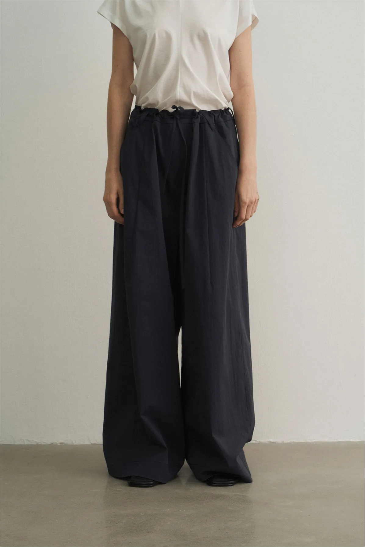 Petal-like waist wide leg pants | 3 color